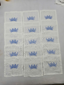 Dessous de verre brodés de crabe super beaux et luxueux utilisés dans les restaurants et les hôtels. Nous acceptons les commandes en gros. - Product Image 2