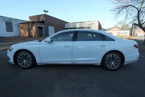 Audi A8 L 2021 en parfait état - Product Image 3