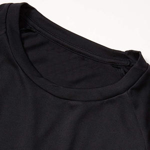 T-shirt de sport noir léger pour hommes T-shirt à séchage rapide respirant pour la course à pied Chemise d'entraînement personnalisée OEM Fabricant de vêtements de fitness - Product Image 5