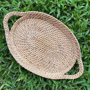 Plateau rond en rotin et coquillages, cadeau de Noël, artisanal, décoration de table pour une maison et une salle à manger élégantes - Product Image 3