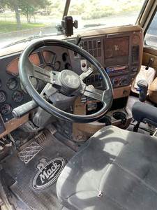 Camiones Mezcladores de Concreto Económicos / Camiones Mezcladores / Camiones de Concreto Premezclado 6x4 en Venta - Product Image 5