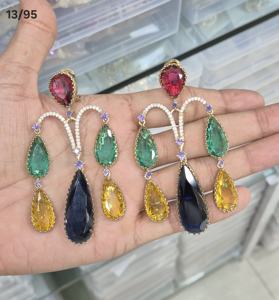 คอลเลกชันต่างหูแฟชั่นแนวปาร์ตี้สำหรับผู้หญิงดีไซน์แบบตัดลูกแพร์หนักสุดพิเศษจากนักออกแบบตะวันตก - Product Image 1