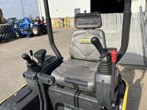 Mini-excavatrice sur chenilles New Hollan E17C 2023 avec moteur Laidong, composants hydrauliques Eaton, boîte de vitesses, pompe et moteur - Product Image 5