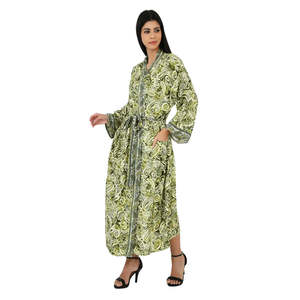 Conjunto de Kimono y Camiseta de Seda con Estampado Paisley Verde Lima para Mujer, Talla Única, Cuello Redondo - Product Image 4