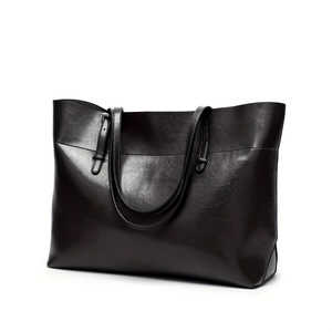 Sac fourre-tout élégant marron pour femme avec bandoulière réglable, fermeture éclair, spacieux et stylé pour le travail, les voyages et le quotidien - Product Image 1