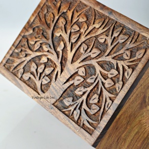 Urne funéraire en bois sculpté Vintage Life Inc. avec motif Arbre de Vie, finition bois naturel, pour adulte - Product Image 4