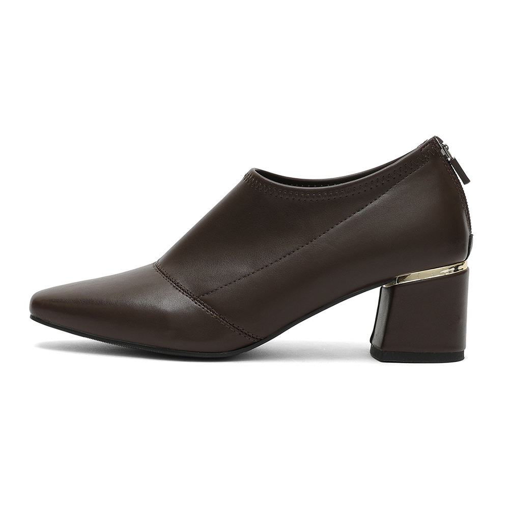 สีน้ำตาล