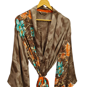 Robe indienne Floral soie Sari Kimono Vintage Sari Robe douce plage Robe de soirée indien fait à la main Kimono en soie - Product Image 1