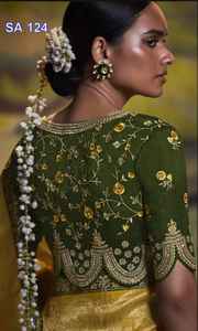 Dernier designer Pure Dola Silk avec bordure en dentelle fantaisie et broderie Worked Blouse saree - Product Image 5