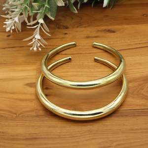 Tobillera Minimalista Dorada para Mujer, Brazalete Abierto Grueso, Joyería Bohemia para el Pie, Moderna y Elegante de Latón - Product Image 4