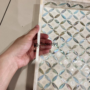 Bandeja con incrustaciones de fregona hecha a mano de lujo de Tradebyd, perfecta para casas modernas e interiores de diseñador - Product Image 6