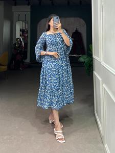 ชุดเสื้อแจ็คเก็ตผ้าจอร์เจียสำหรับผู้หญิงชุดดีไซน์แฟนซีสมัยใหม่เป็นที่ต้องการสูงพร้อมชุดทำงานพิมพ์ลายผู้ผลิตแฟชั่นจากอินเดีย - Product Image 2