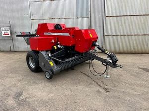 STRONG USED MASSEY FERGUSON 1840 SQUARE BALER - Product Image 5