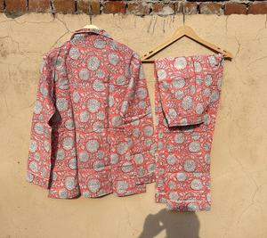 Pijama estampado a mano, Conjunto de pijama de algodón puro floral, ropa de noche de algodón indio - Product Image 1