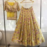 Meilleures ventes : Robe de mariée indienne et pakistanaise traditionnelle en organza de soie, richement brodée de paillettes, avec jupe en cancan et tissu Patta, longueur ras du sol