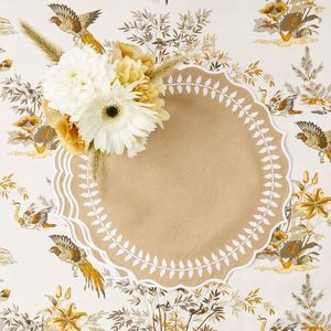 Napperons de table en lin écologique brodés magnifiquement pour la décoration quotidienne de la cuisine et les paramètres de table durables à la maison - Product Image 1