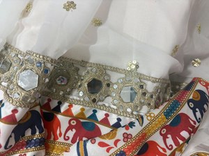 El Más Esperado y Moderno Lehenga Choli Presenta la Colección Más Hermosa y Novedosa de Diseñador para Fiestas de Navratri - Product Image 5