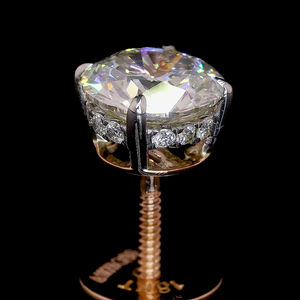 Pendientes de diamantes cultivados en laboratorio solitario de oro de 14 quilates con ajuste de cuatro puntas - Product Image 4