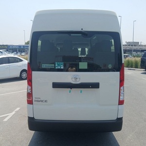 Toyota Hiace 2023 con Título Limpio, la Furgoneta Turbo de Mayor Venta, Paquete Completo con Volante a la Izquierda, Interior de Cuero y Tracción Trasera - Product Image 3