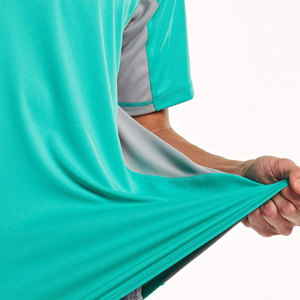 Haut de sport respirant pour homme en polyester et élasthanne, manches courtes, séchage rapide, idéal pour la course à pied, la gym et l'entraînement. - Product Image 6