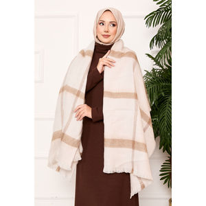 Écharpe en fourrure de vison tissée, ensemble élégant de châle, de gants et de chapeau - Product Image 4