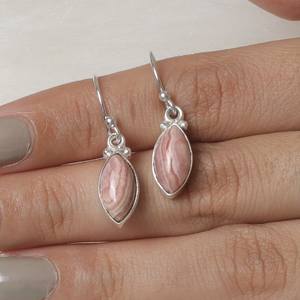 ต่างหูเงินแท้ 925 ประดับโรโดโครไซต์ทรงหยดน้ำ สไตล์โบฮีเมียน ดีไซน์ลายสันติภาพ เครื่องประดับแฟชั่นสำหรับผู้หญิง - Product Image 4