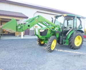 Potente Cargador Frontal 2019, Tractor Agrícola John Deere 5075M de 80 CV con Motor y Caja de Cambios Cummins - Product Image 1
