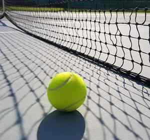 Petites balles de tennis personnalisées de haute qualité Ventes directes d'usine Taille et poids officiels portables pour une utilisation sportive - Product Image 1