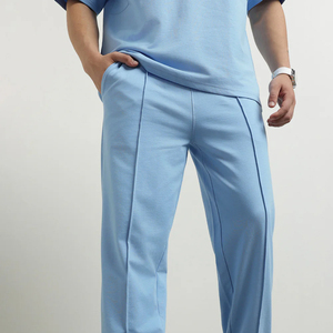 Vente en gros de 2 pièces ensembles Streetwear décontracté pour hommes t-shirt à manches courtes surdimensionné et à la mode ensembles de survêtements de sport pour hommes - Product Image 5