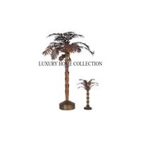 Lampadaire de table en métal durable et élégant fabriqué à la main avec des éléments sculpturaux uniques et une touche artistique contemporaine