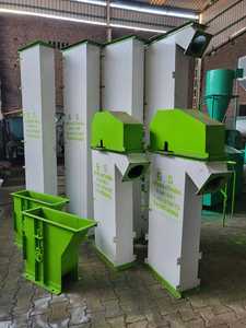 Elevador de alimentación de ganado de alto rendimiento de alta productividad Capacidad de 1 tonelada/H Construcción de acero dulce Nueva condición para eficiencia - Product Image 2