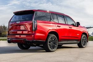 Cadi-llac Esca-lade V 2023 Supercargado con Motor V8 de 6.2 Litros y Transmisión Automática de 10 Velocidades - Product Image 4