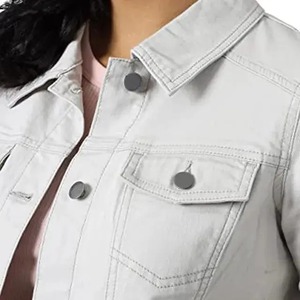 Veste en jean décontractée à manches longues pour femmes respirante chaude élégante pour l'automne hiver été avec bouton décoration OEM prix bon marché - Product Image 2