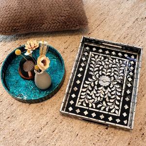 Bandeja Artesanal con Incrustaciones de Hueso Aaliyan Impex, Superventas, Tamaño Personalizado, Redonda, de Madera y Resina, Decorativa para el Hogar o para Uso Alimentario - Product Image 2