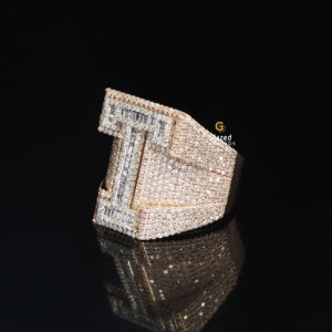 Bague fantaisie lettre L personnalisée en diamants ronds, brillants et taille baguette, cultivés en laboratoire, en or rose 14 carats - Product Image 4