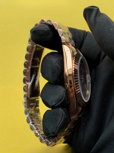นาฬิกาข้อมือผู้ชาย ระบบจักรกลอัตโนมัติ ตัวเรือนสแตนเลส หน้าปัดแบบโรมัน ดีไซน์หรูหรา ราคาดีที่สุดจากอินเดีย - Product Image 4