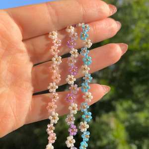 Bracelet en cristal perlé, fleur de marguerite rose, floral, qualité supérieure, fait à la main, cadeau mignon pour elle, anniversaire - Product Image 2