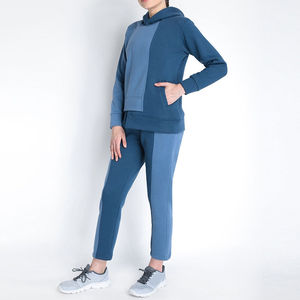 Survêtement décontracté pour femme avec capuche, fabriqué au Pakistan, 100% coton, couleur unie, prix bas, OEM - Product Image 2