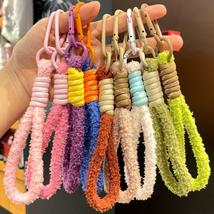 Llavero de cordón de felpa personalizado, diseño de lazo colorido y moderno, cordones de felpa para teléfonos móviles, llavero para bolso con borla de felpa - Product Image 1