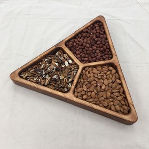 Heartwood-Bandeja para servir de madera orgánica hecha a mano, plato para aperitivos en forma de corazón de 4 compartimentos con diseño de trébol - Product Image 6