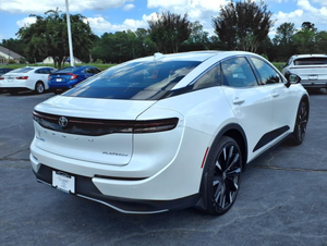 2025 pour Toyota Crown Platinum AWD d'occasion OXYGEN BLANC automatique 4 cylindres moteur LHD/RHD véhicule pour conduite à droite à gauche - Product Image 6