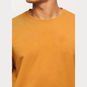 เสื้อสเวตเตอร์แขนยาวของผู้ชายแบบสั่งตัดผ้าฝ้ายโพลีเอสเตอร์ทรงสลิมฟิตพร้อมพิมพ์โลโก้ดิจิตอลดีไซน์แฟชั่นสำหรับฤดูหนาว - Product Image 5