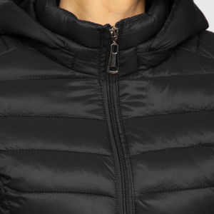 Meilleure vente Veste matelassée d'hiver personnalisée pour femmes Nouvelle arrivée Veste en polyester et nylon des meilleurs matériaux avec décoration Service OEM - Product Image 5