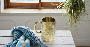 Verres à bière Moscow Mule classiques de 18 oz avec poignée en laiton pur Chope en verre doré avec un look de luxe unique pour les cadeaux d'eau - Product Image 4