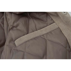 Modern Slim Fit Hombres Retro-Inspirado Varsity Jacket Color Block con cuello alto y cierre de botón a presión recubierto procesado - Product Image 6