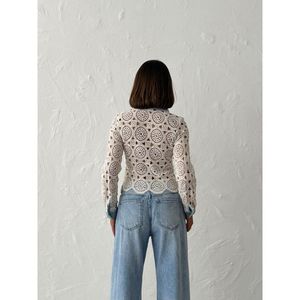 Camisa Azul Claro de Manga Larga para Mujer TOPSHOW con Detalle de Encaje y Botones de Perla, Blusa de Algodón al por Mayor para Damas - Product Image 5