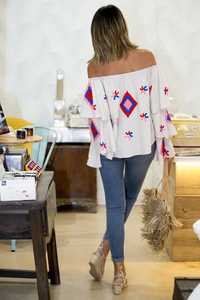 เสื้อเบลาส์โบฮีเมียนปักลายเรขาคณิตแขนจีบเป็นชั้นที่น่าทึ่งเสื้อผ้าชายหาดสไตล์โบฮีเมียนเปิดไหล่ - Product Image 4