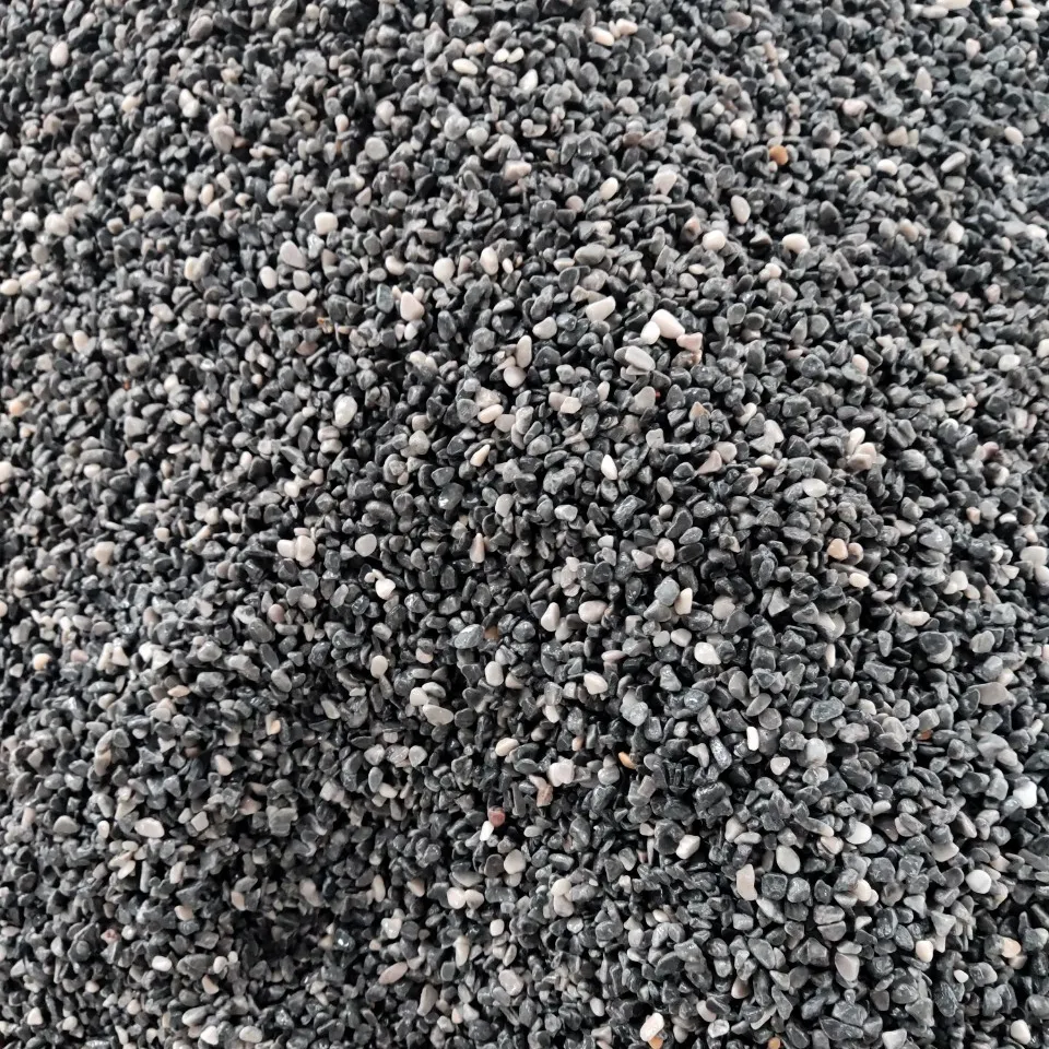 ベトナムは、露出した骨材樹脂結合フローリング用の黒い小石石を供給します庭の風景の装飾黒い小石と砂利