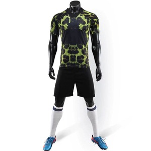 Uniforme de fútbol de diseño personalizado de la mejor calidad, recién llegado, uniforme de fútbol para hombre, uniforme de entrenamiento de fútbol de alta calidad - Product Image 1