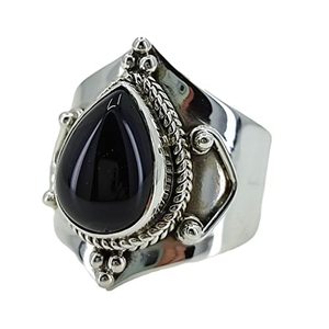 Bague Statement Bohème en Argent Sterling 925 Faite à la Main avec Onyx Noir Taillé en Poire Style Hip Hop, Cadeau pour Femme par Navya Craft - Product Image 1